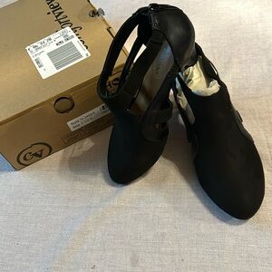 NIB ComfortView shoes